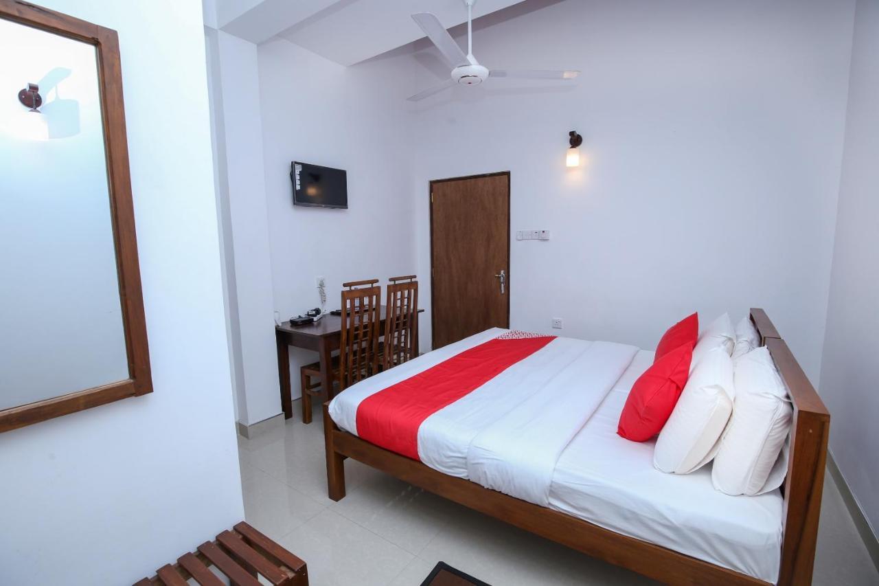 Oyo 438 Sarala Residence Hotel Kandy Luaran gambar
