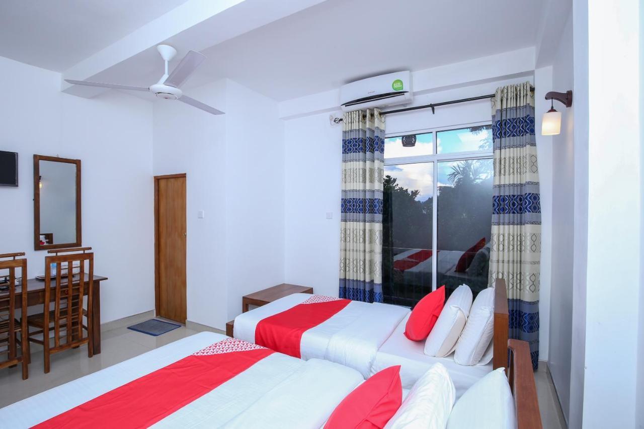 Oyo 438 Sarala Residence Hotel Kandy Luaran gambar