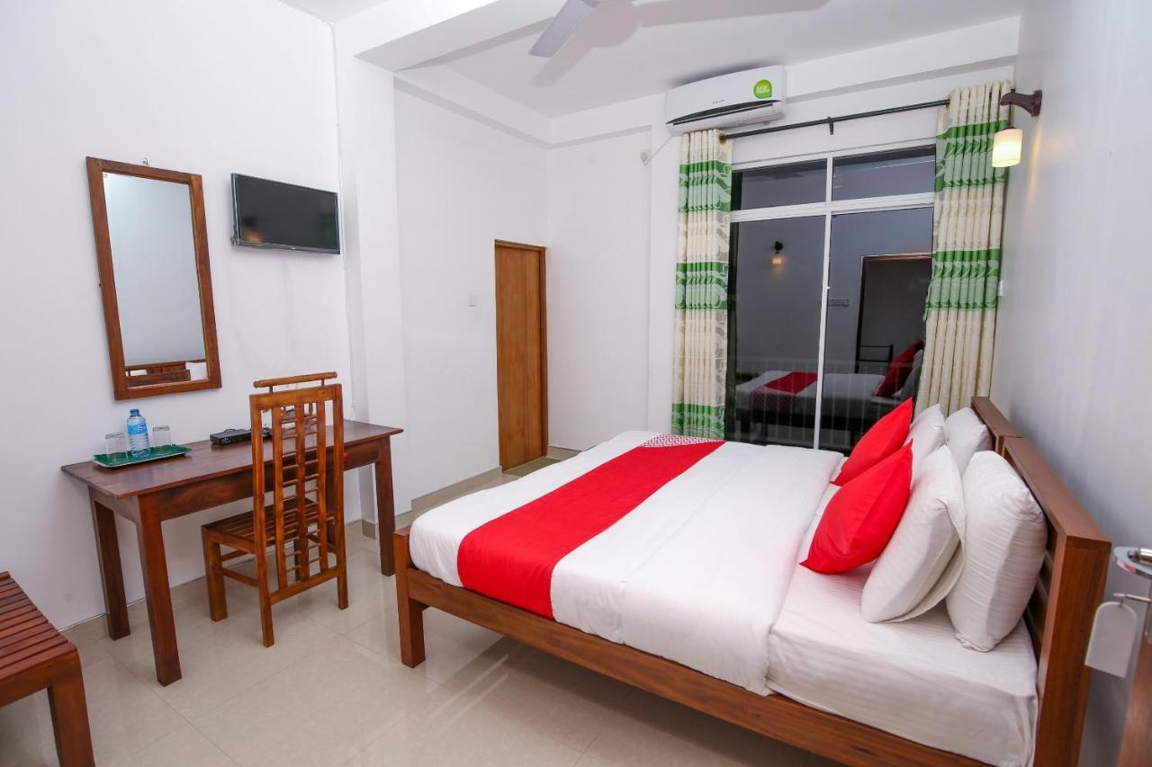 Oyo 438 Sarala Residence Hotel Kandy Luaran gambar
