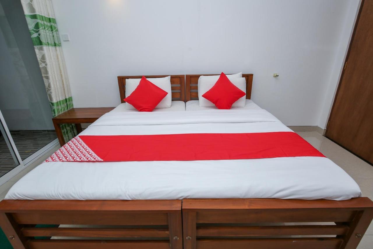 Oyo 438 Sarala Residence Hotel Kandy Luaran gambar