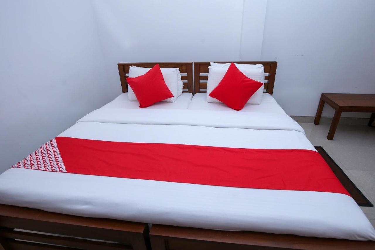 Oyo 438 Sarala Residence Hotel Kandy Luaran gambar