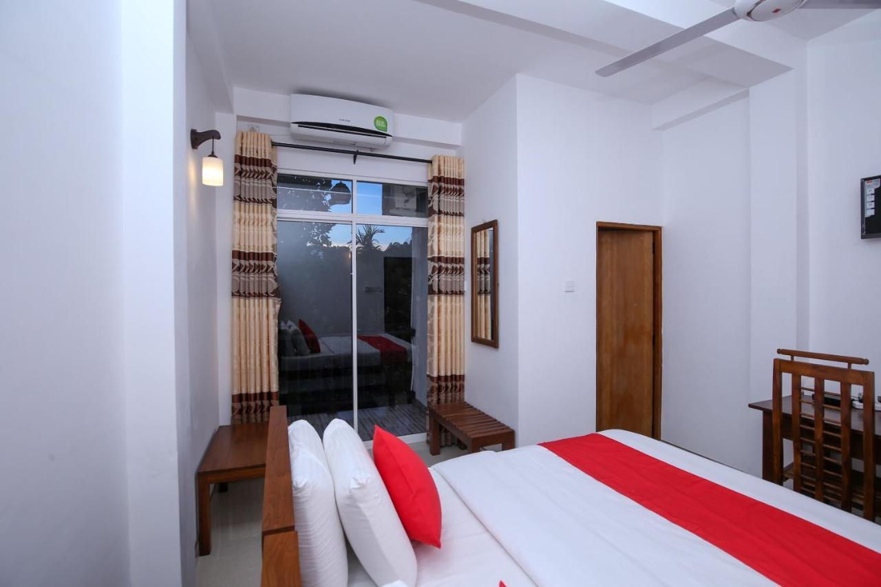 Oyo 438 Sarala Residence Hotel Kandy Luaran gambar