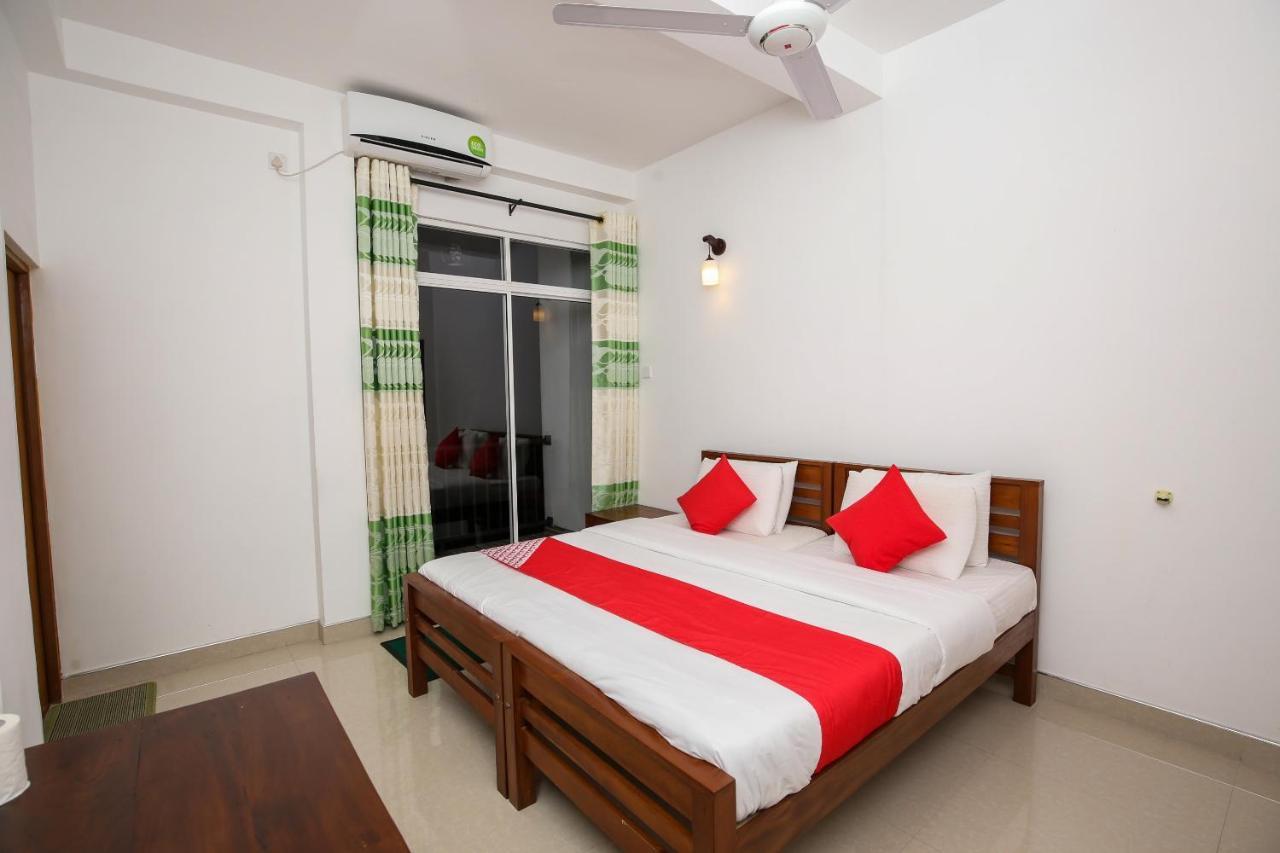 Oyo 438 Sarala Residence Hotel Kandy Luaran gambar